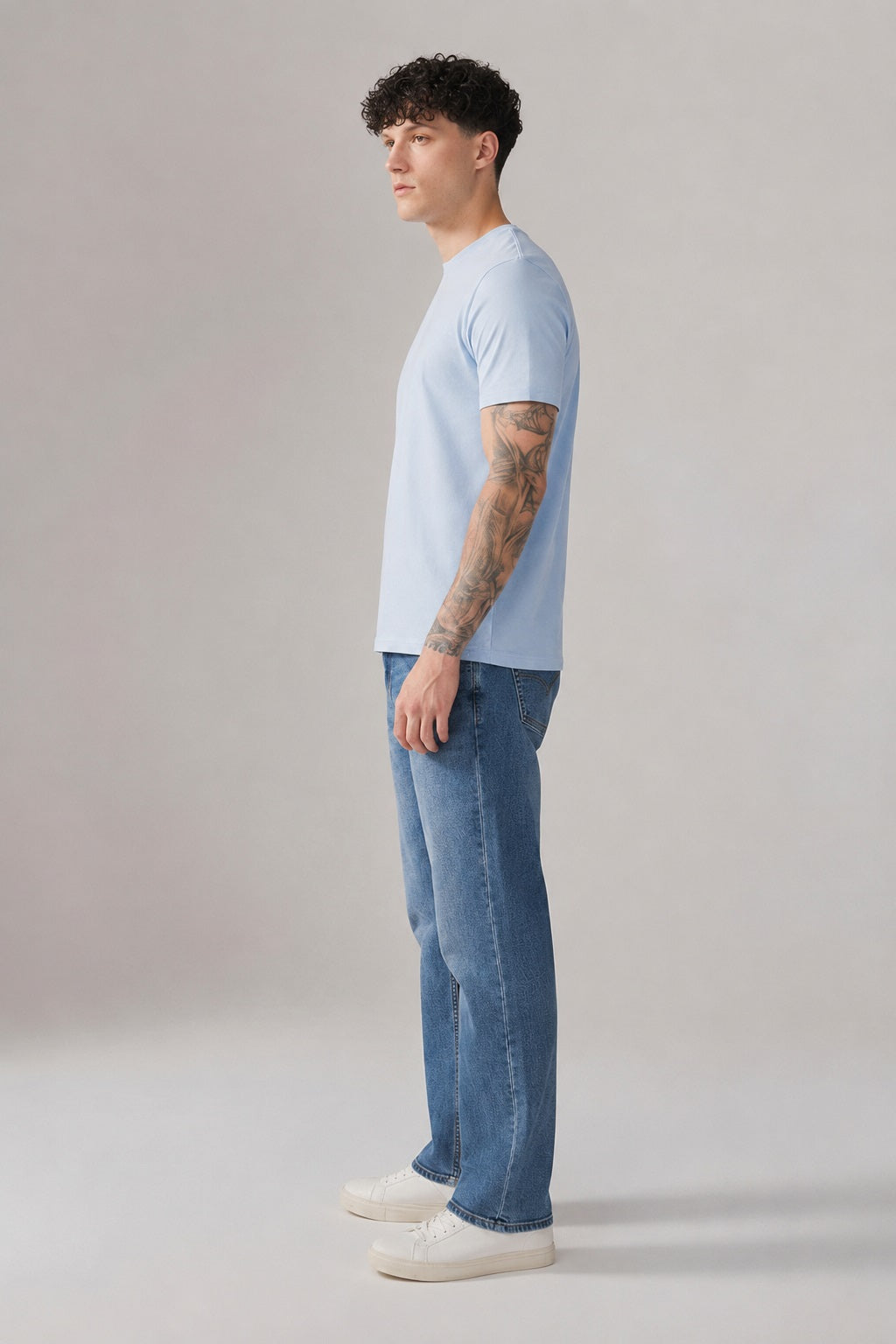 Men Regular Fit Mid-Rise Low Distress Stretchable Jeans