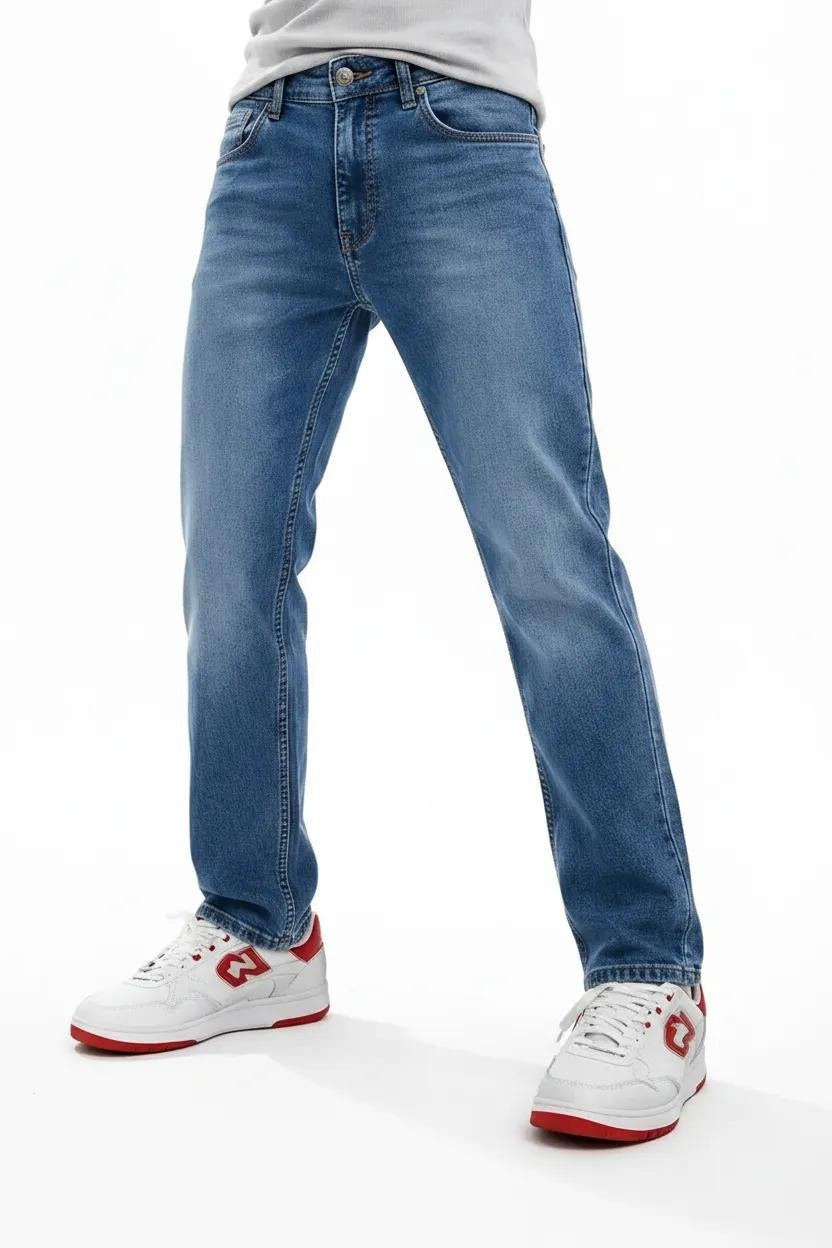 Men Regular Fit Mid-Rise Light Fade Stretchable Jeans