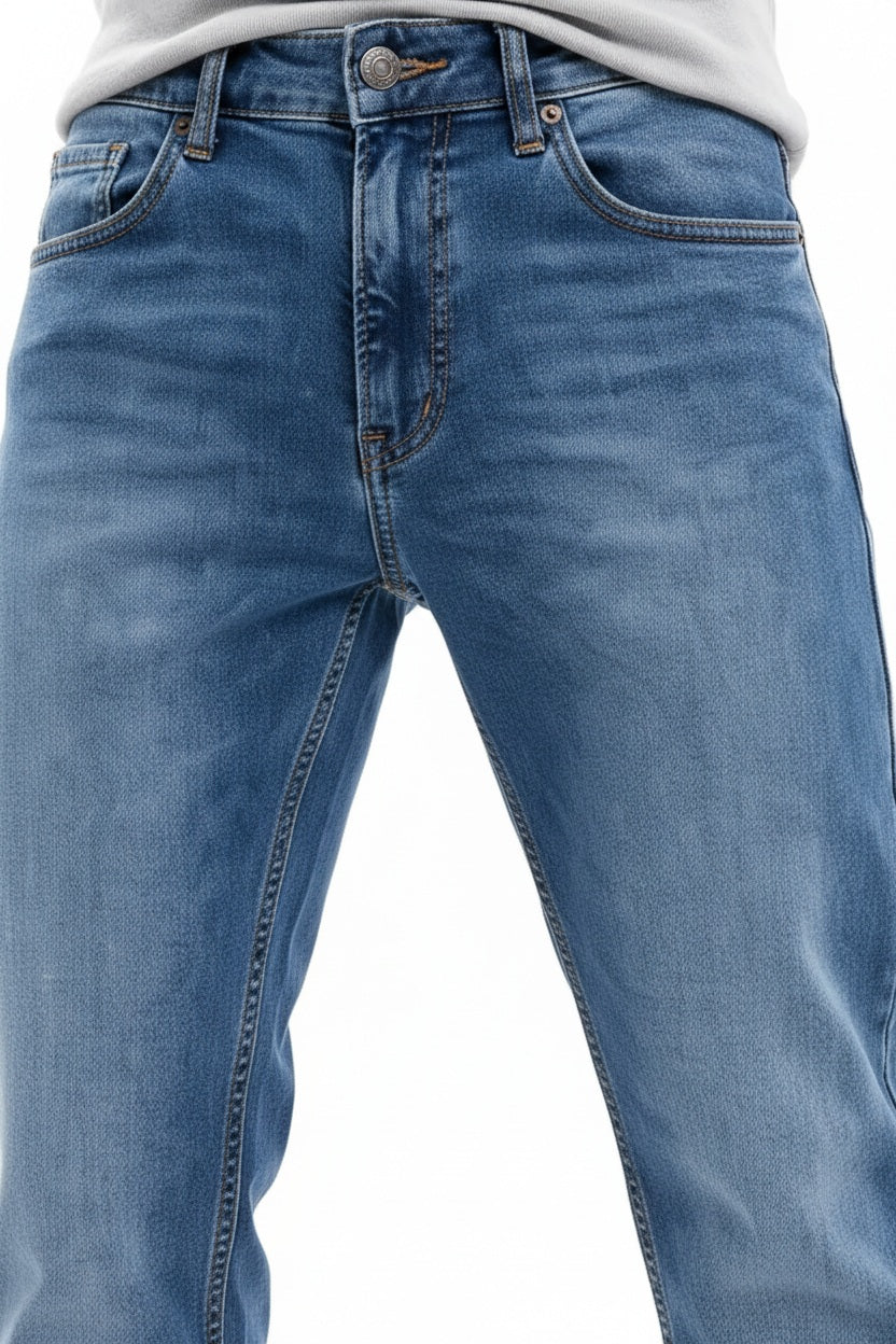 Men Regular Fit Mid-Rise Light Fade Stretchable Jeans