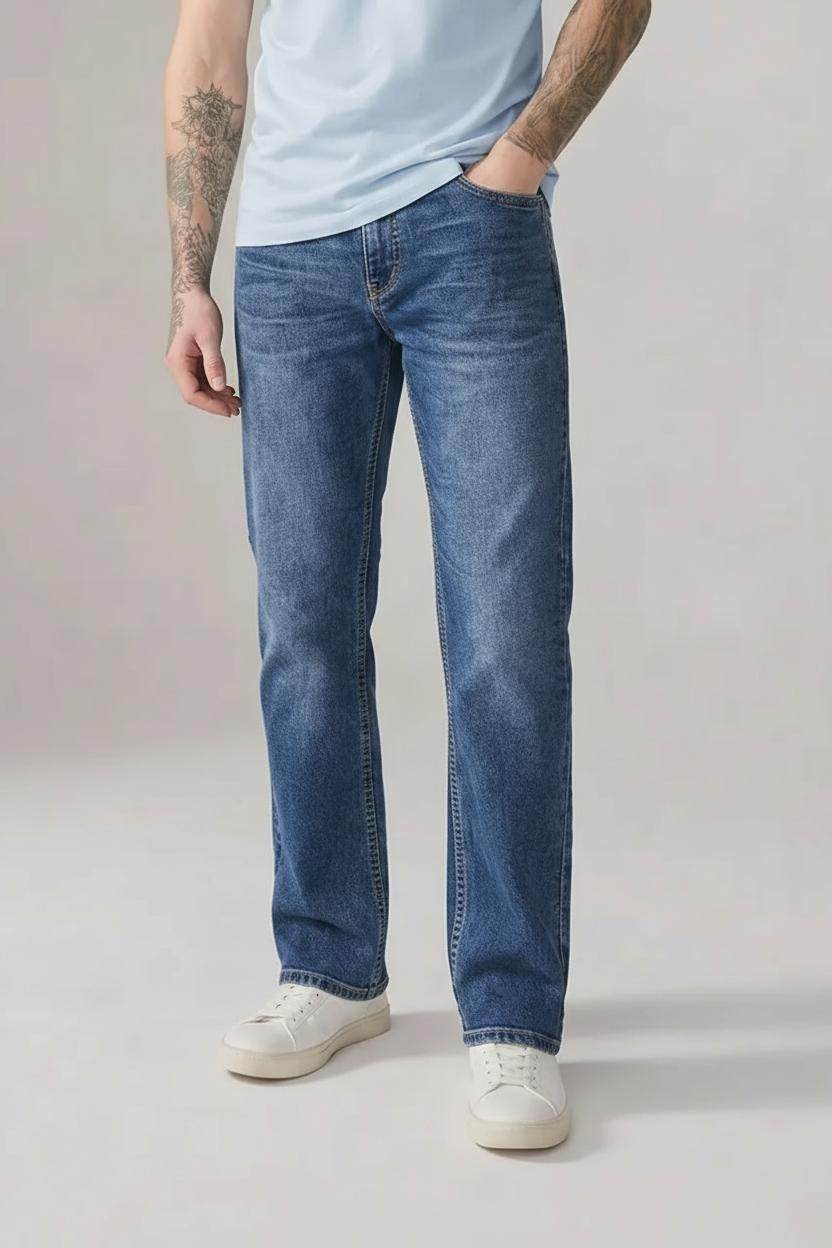 Men Slim Fit Mid-Rise Light Fade Stretchable Jeans