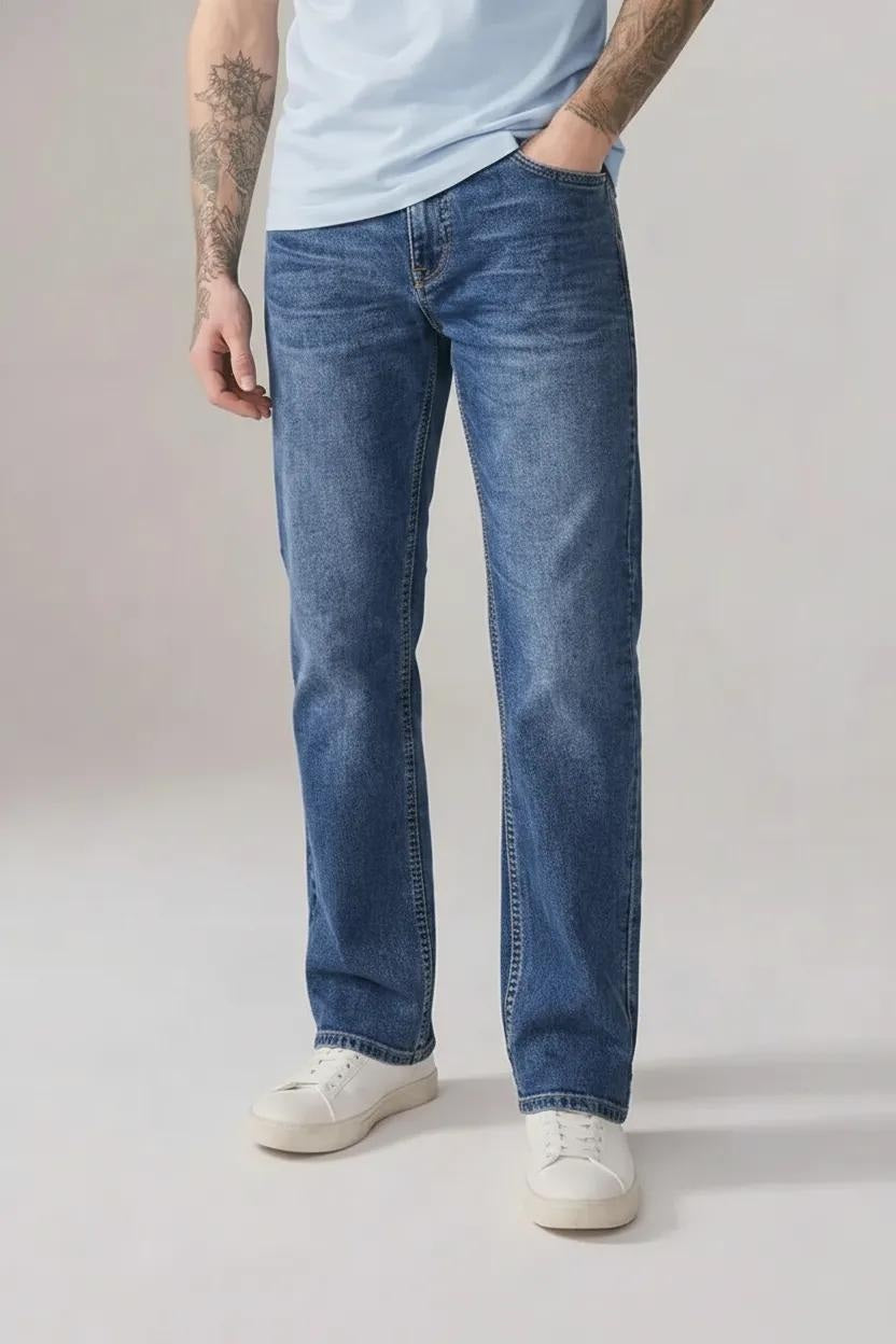 Men Slim Fit Mid-Rise Light Fade Stretchable Jeans