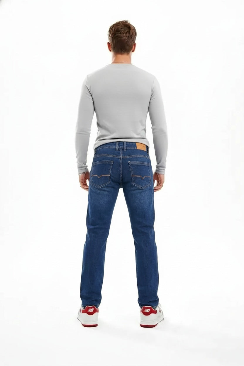 Men Slim Fit Mid-Rise Light Fade Stretchable Jeans