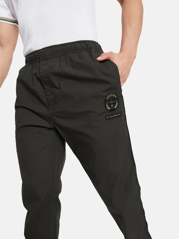 Basic Wooven Joggers With Badge