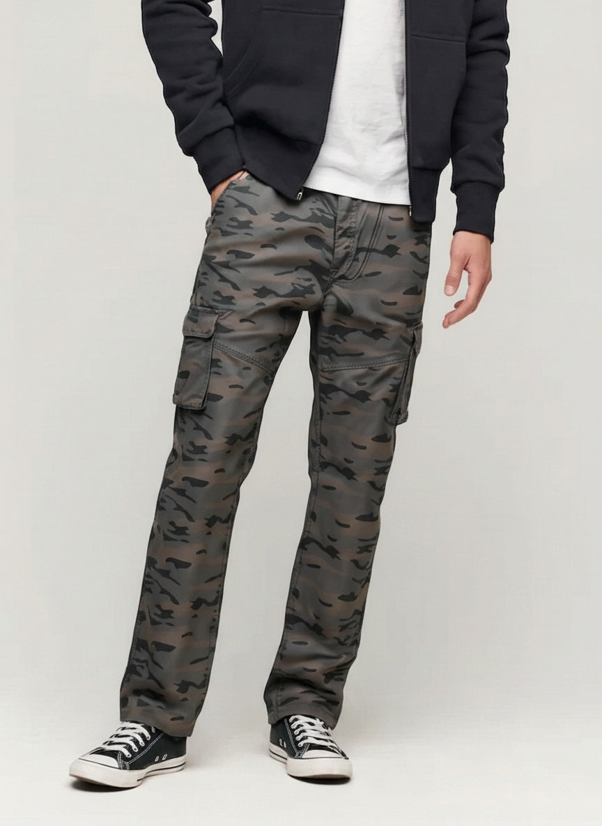 Men Graphic Print Trackpants