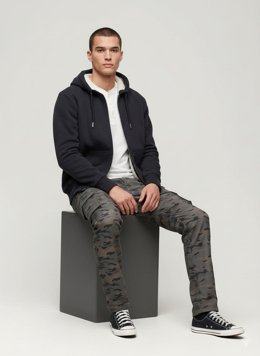 Men Graphic Print Trackpants