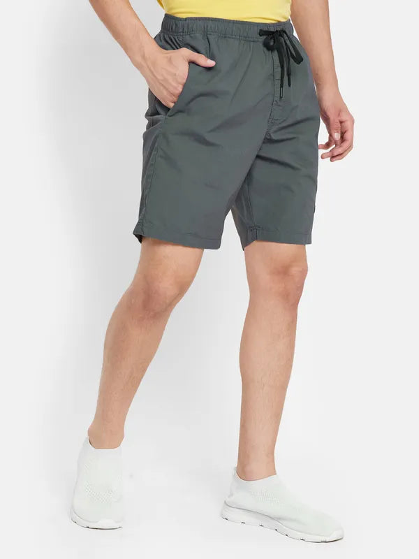 Basic Long Shorts With Side Badge