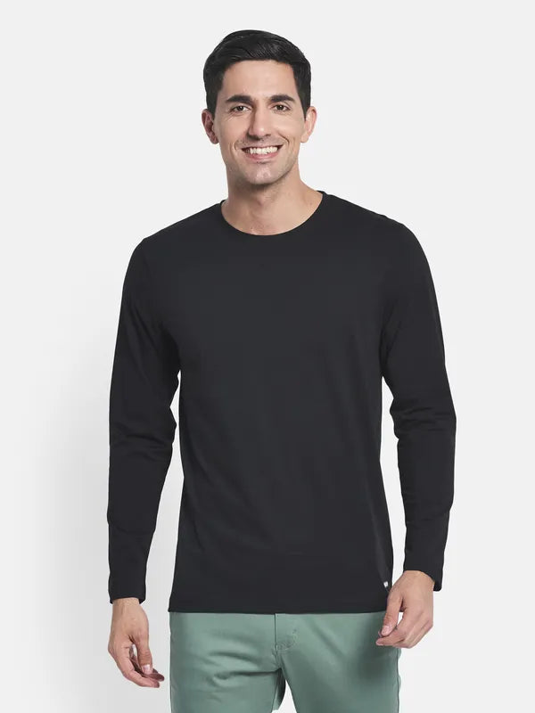 Men Black Solid Raw Edge T-Shirt