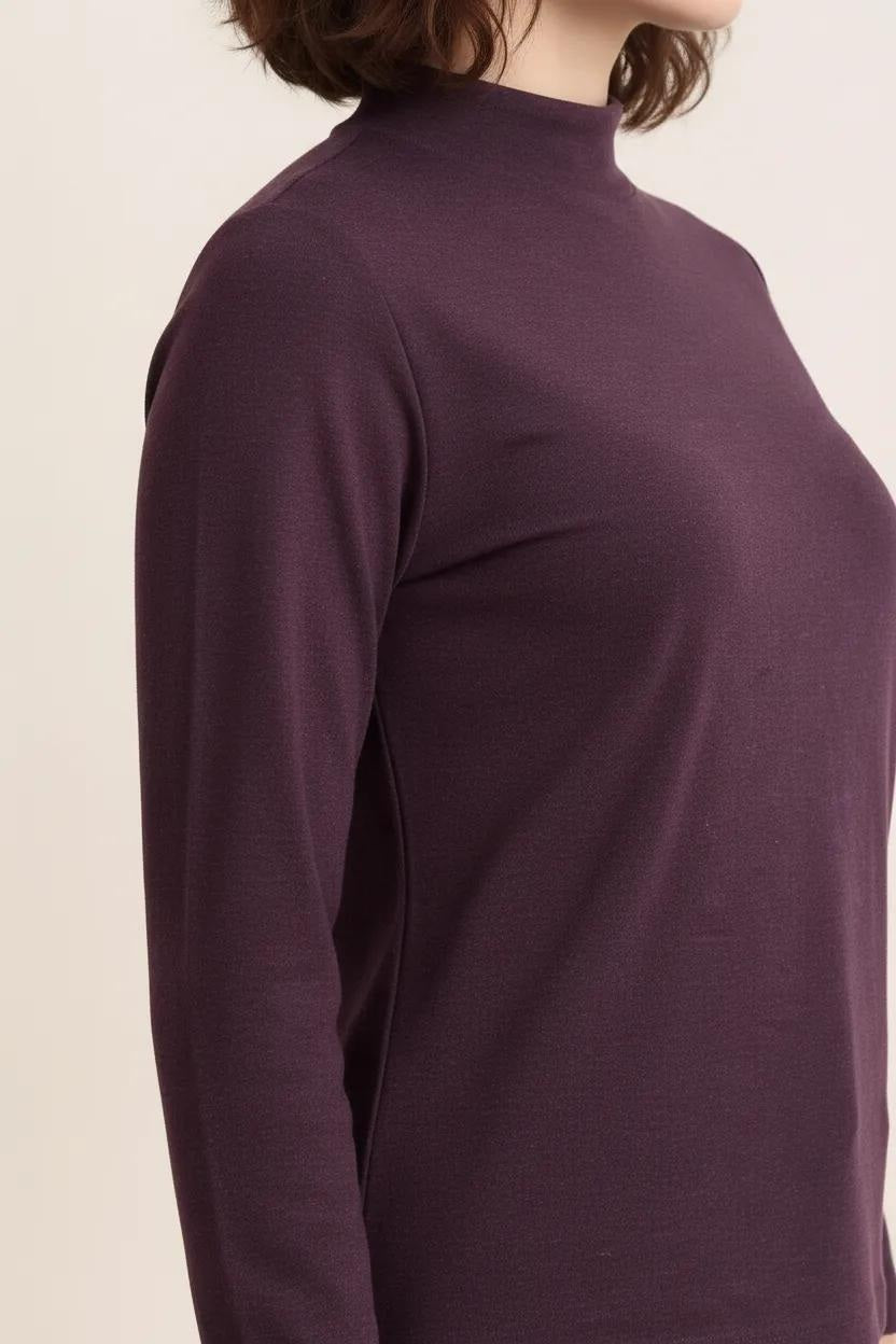 Women Grape Solid Round Neck Top