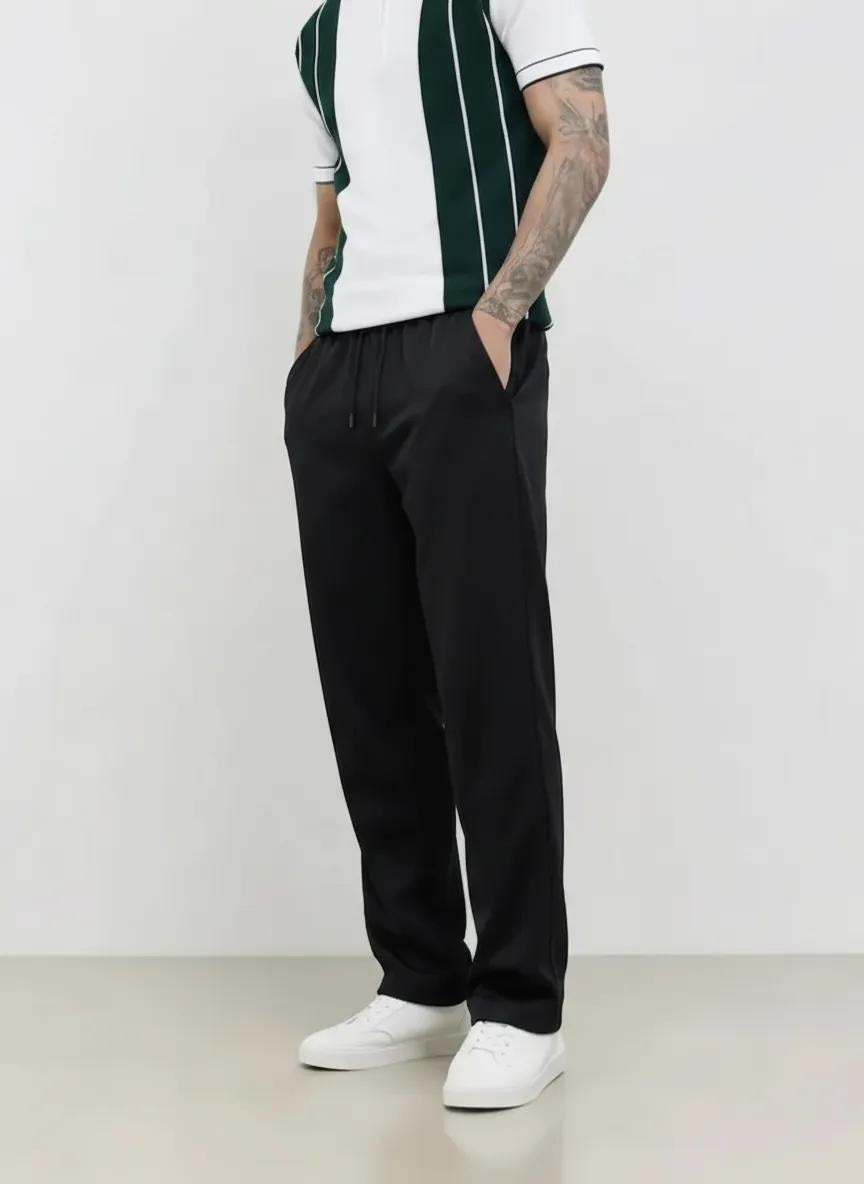 Men Black Solid Regular Fit Track Pants