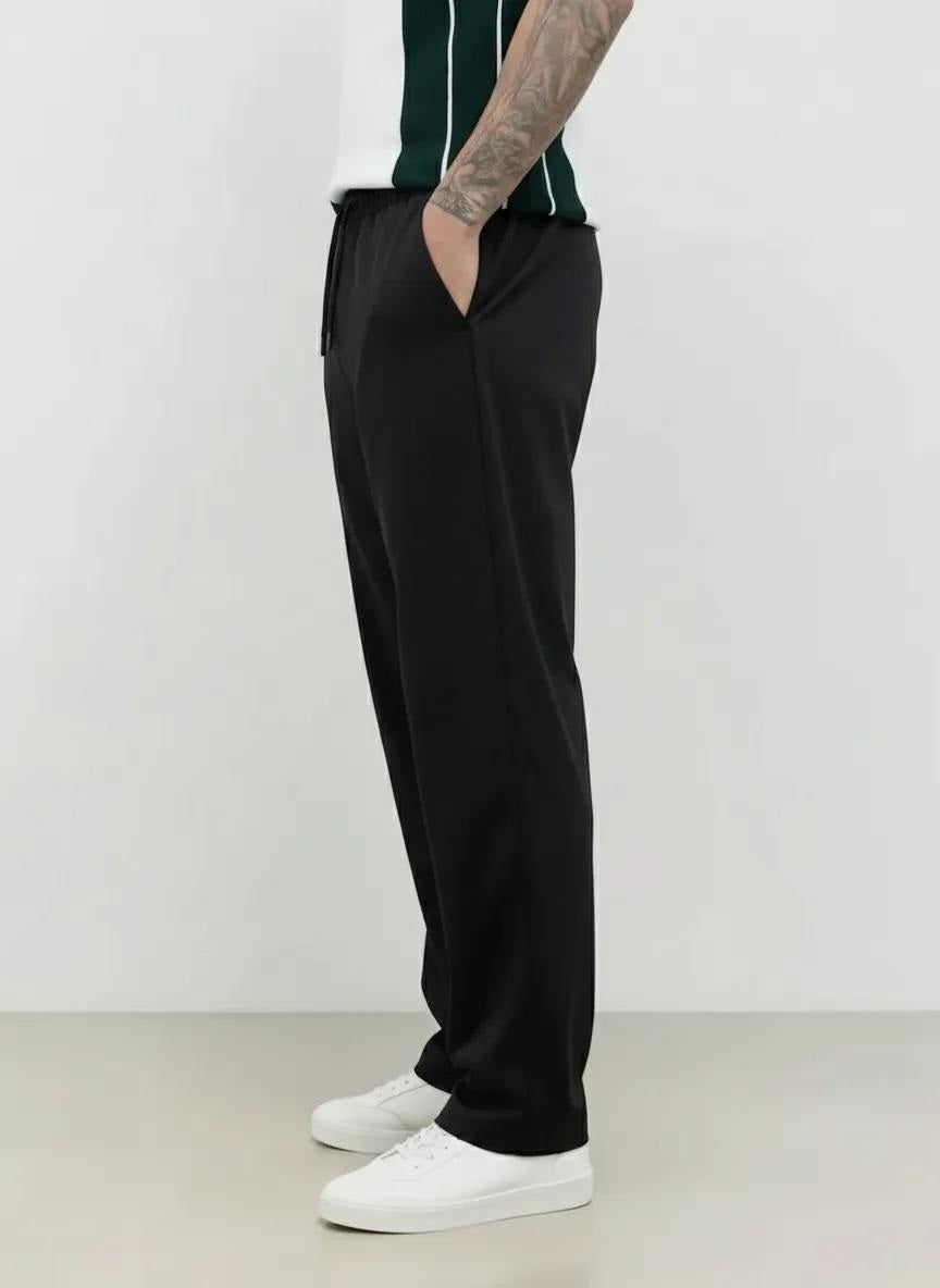 Men Black Solid Regular Fit Track Pants