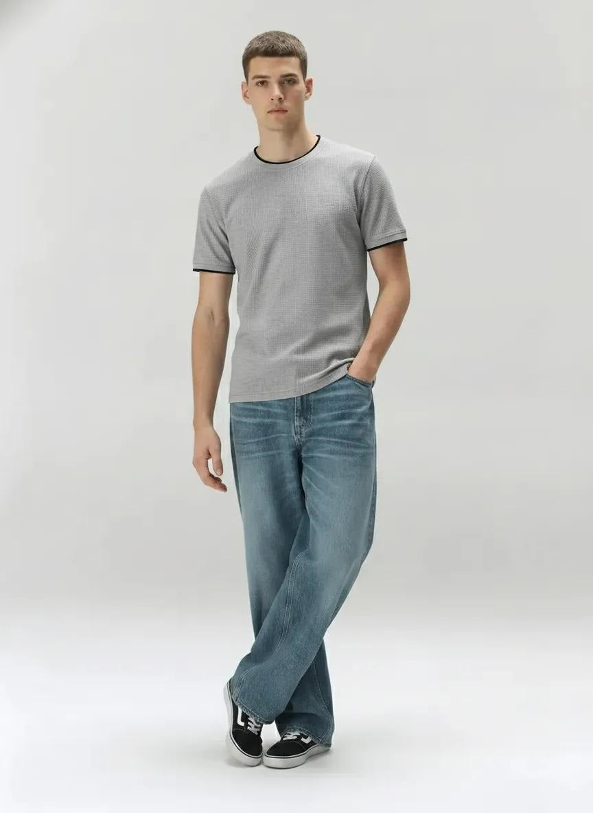 Men Aluminium Solid Round Neck T-shirt