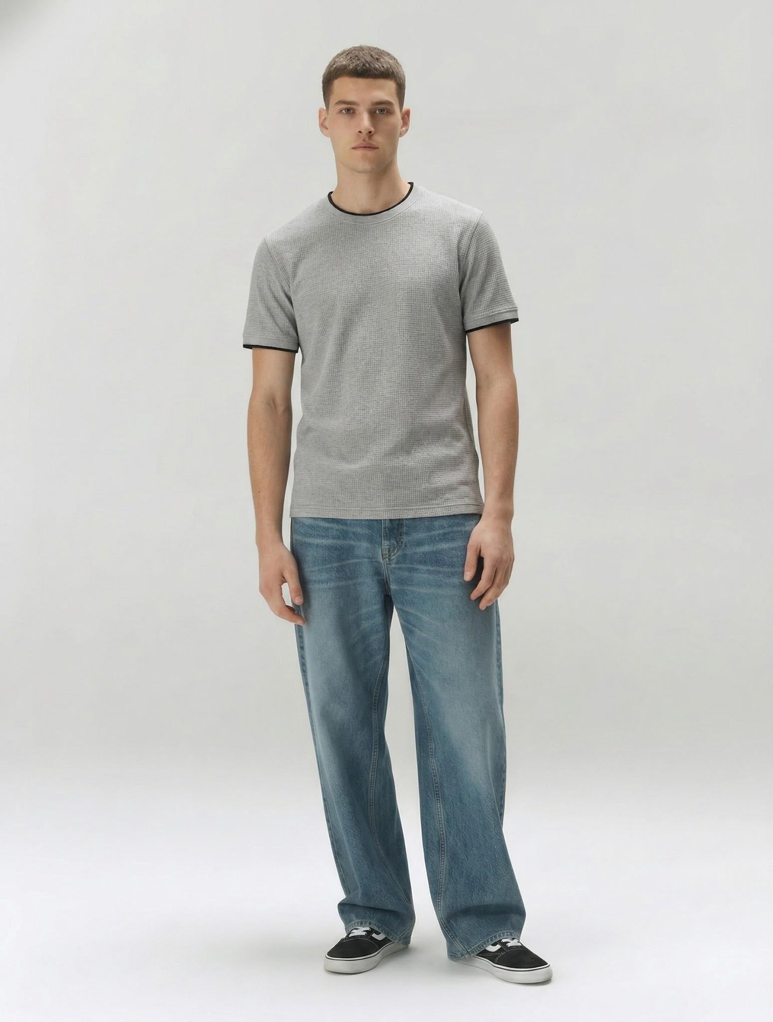 Men Aluminium Solid Round Neck T-shirt