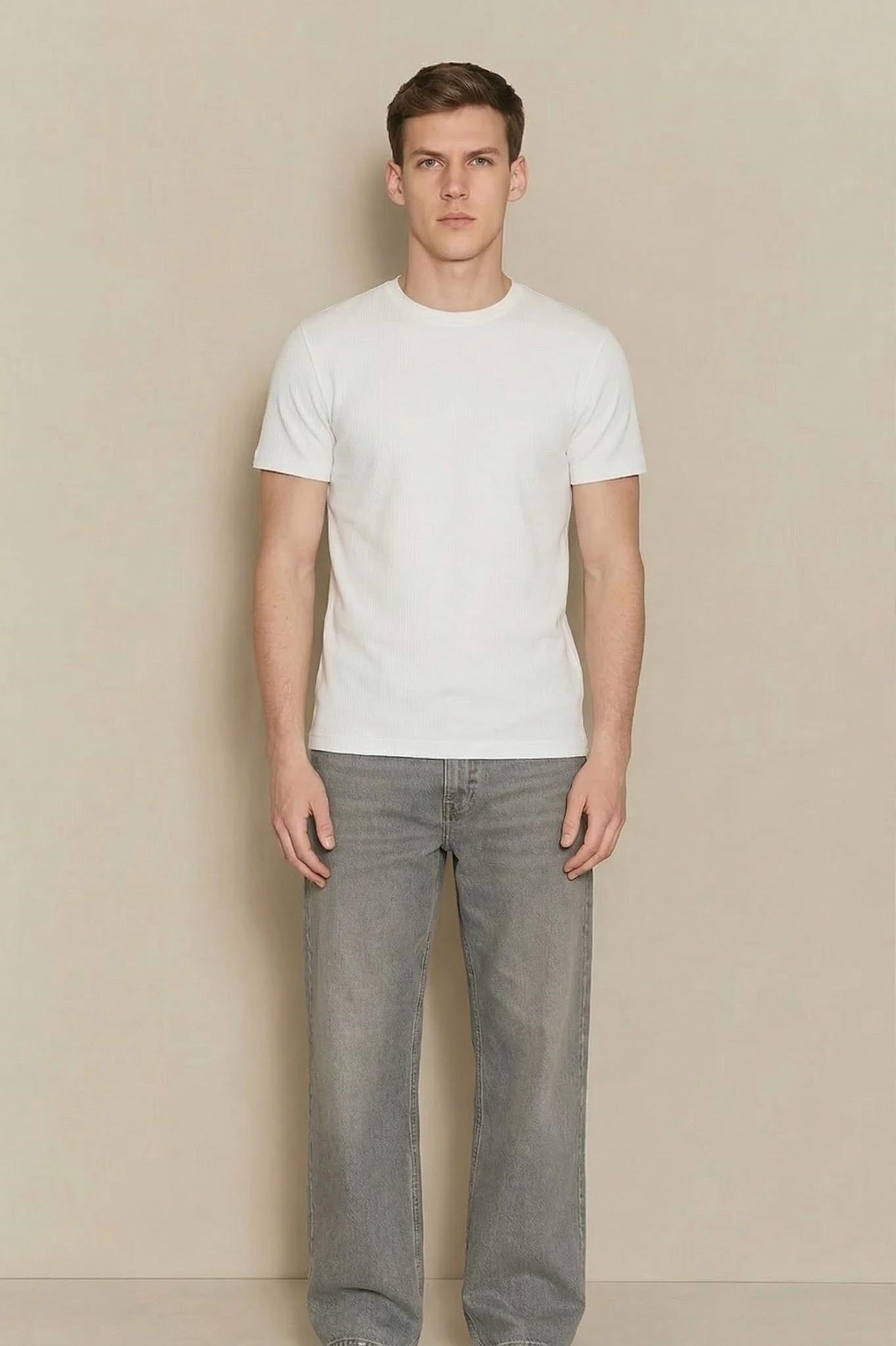 Men Off White Solid Round Neck T-shirt