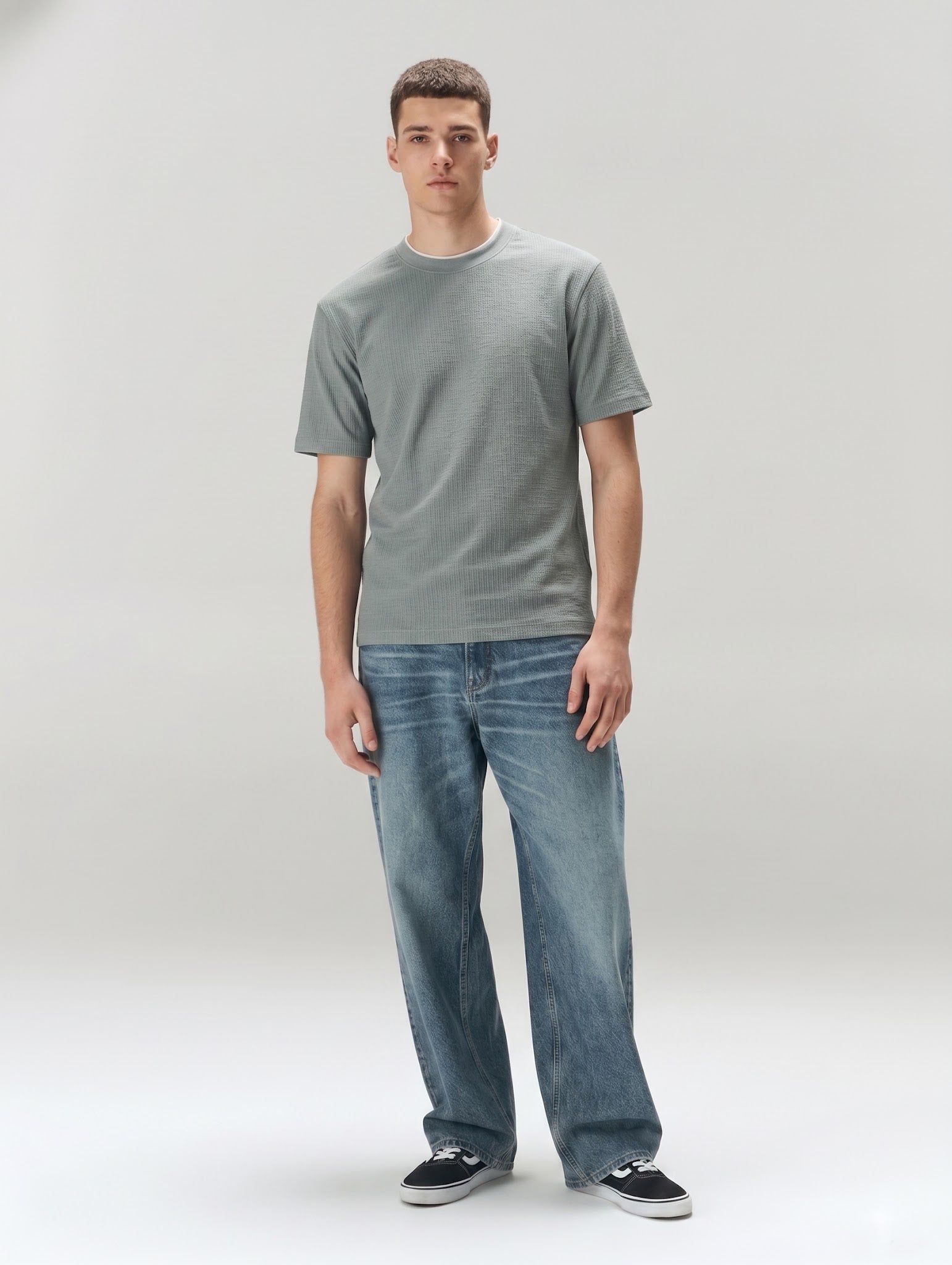 Men Oxford Blue Solid Round Neck T-shirt