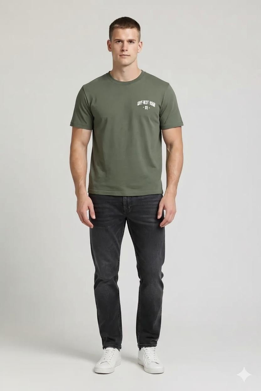 Men Four Leaf Typography Printed T-shirt