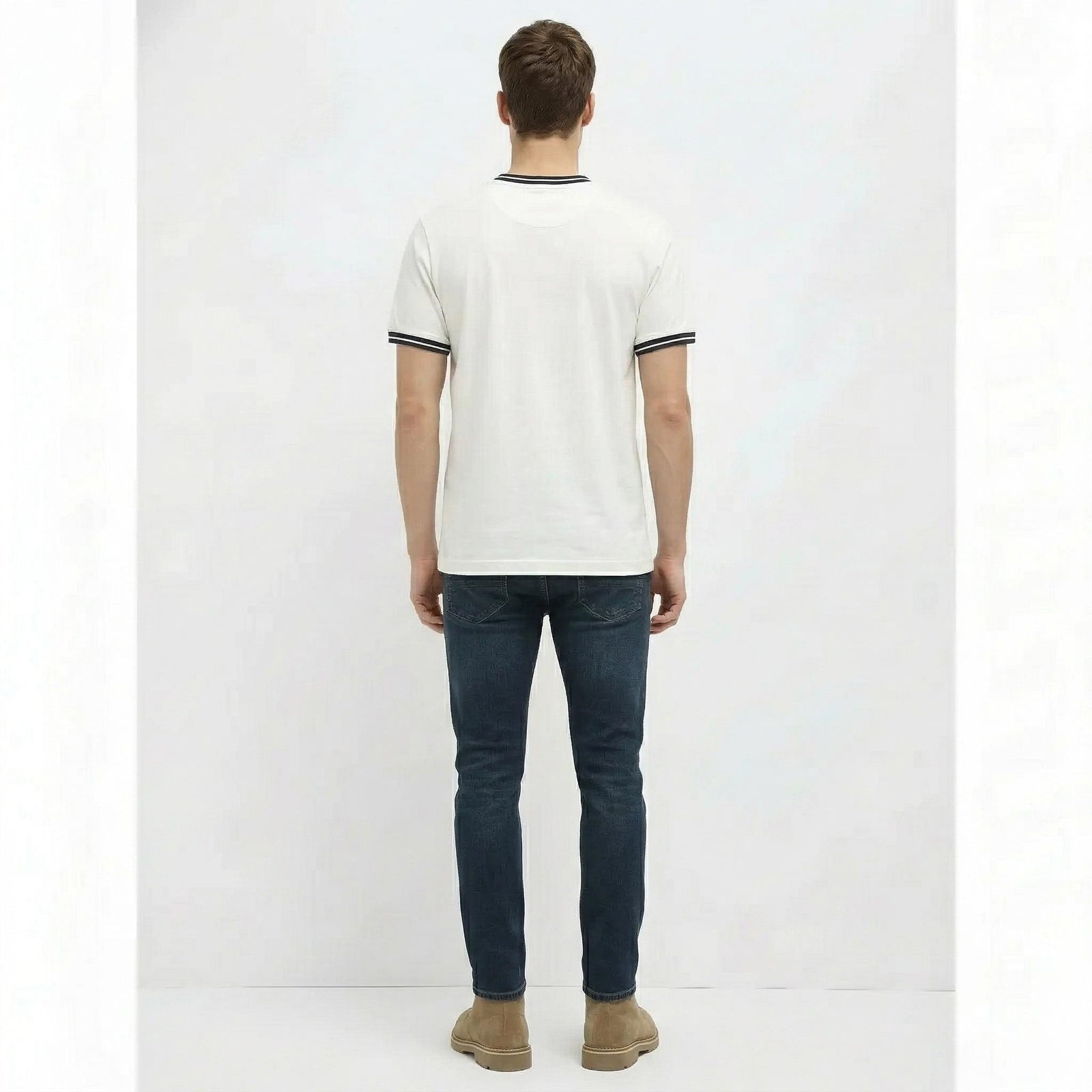 Men Off White Typography Printed T-shirt