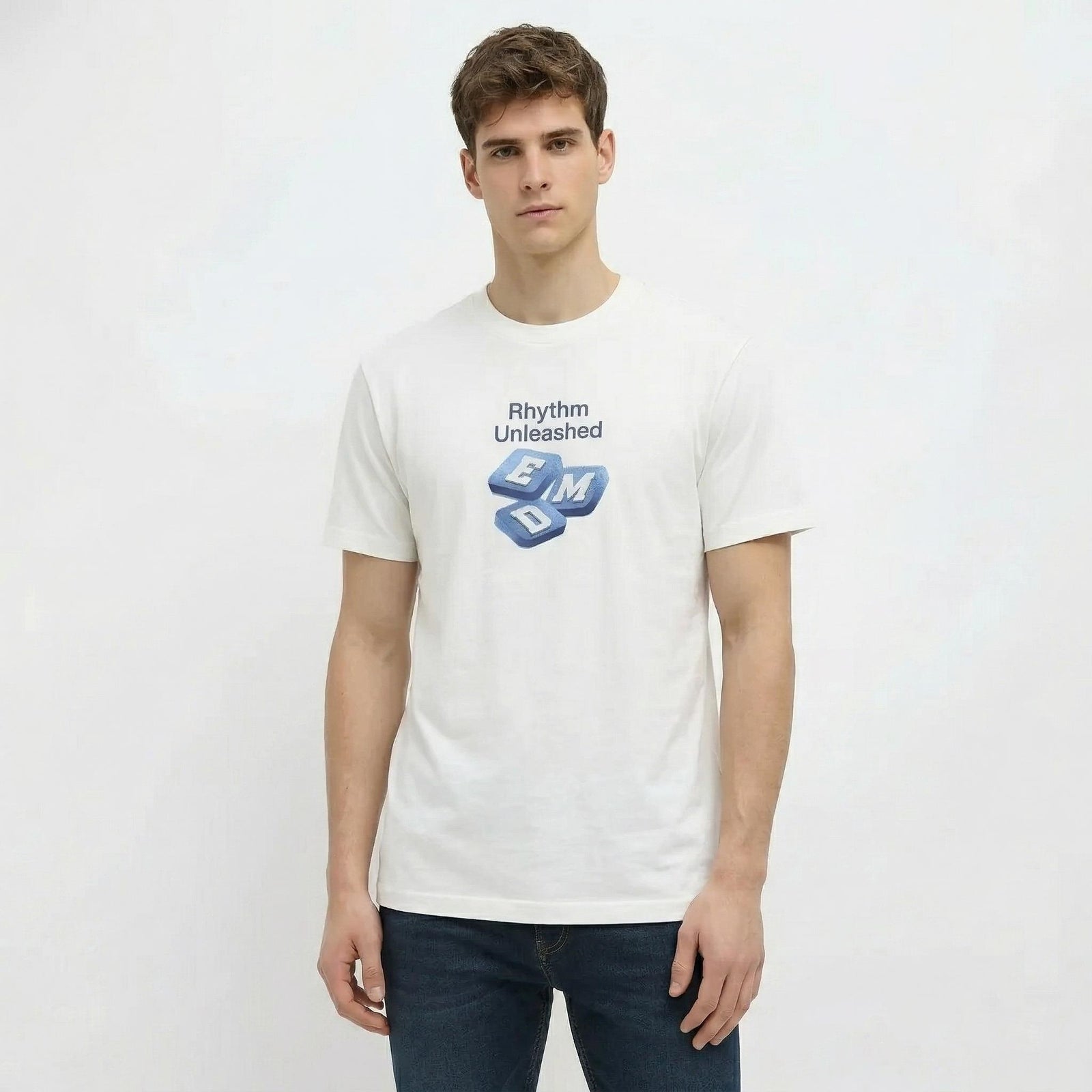 Men Off White Printed Round Neck T-shirt