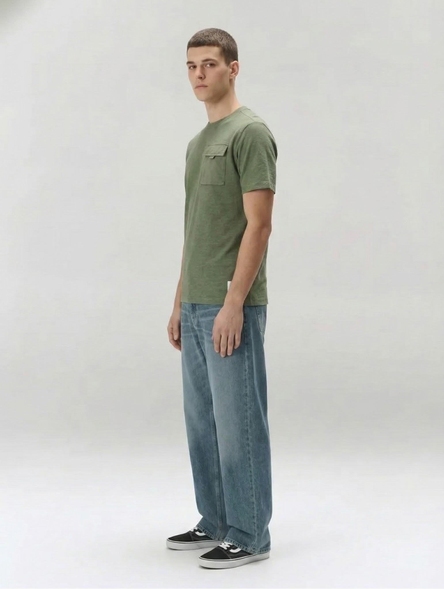 Men Moss Solid Round Neck T-shirt