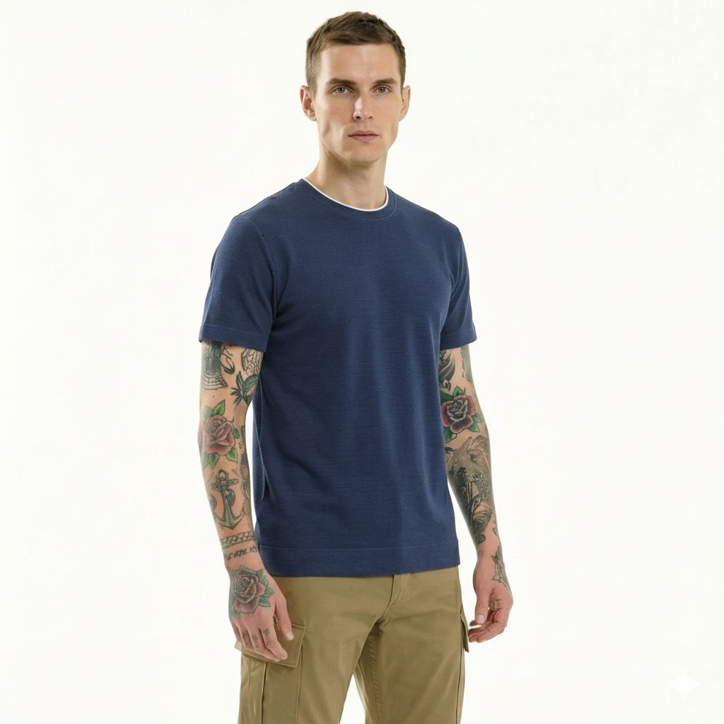 Men Dark Navy Solid Round Neck T-shirt