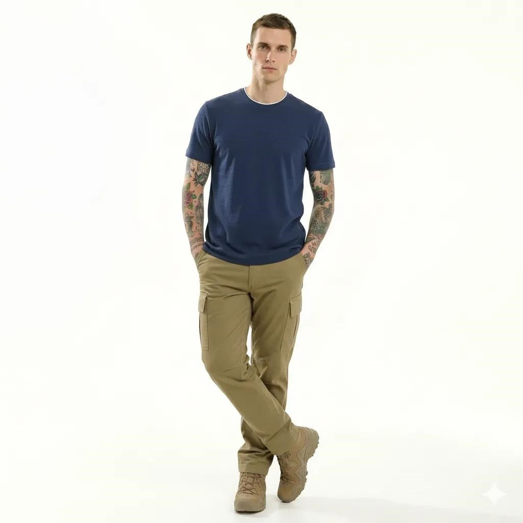 Men Dark Navy Solid Round Neck T-shirt