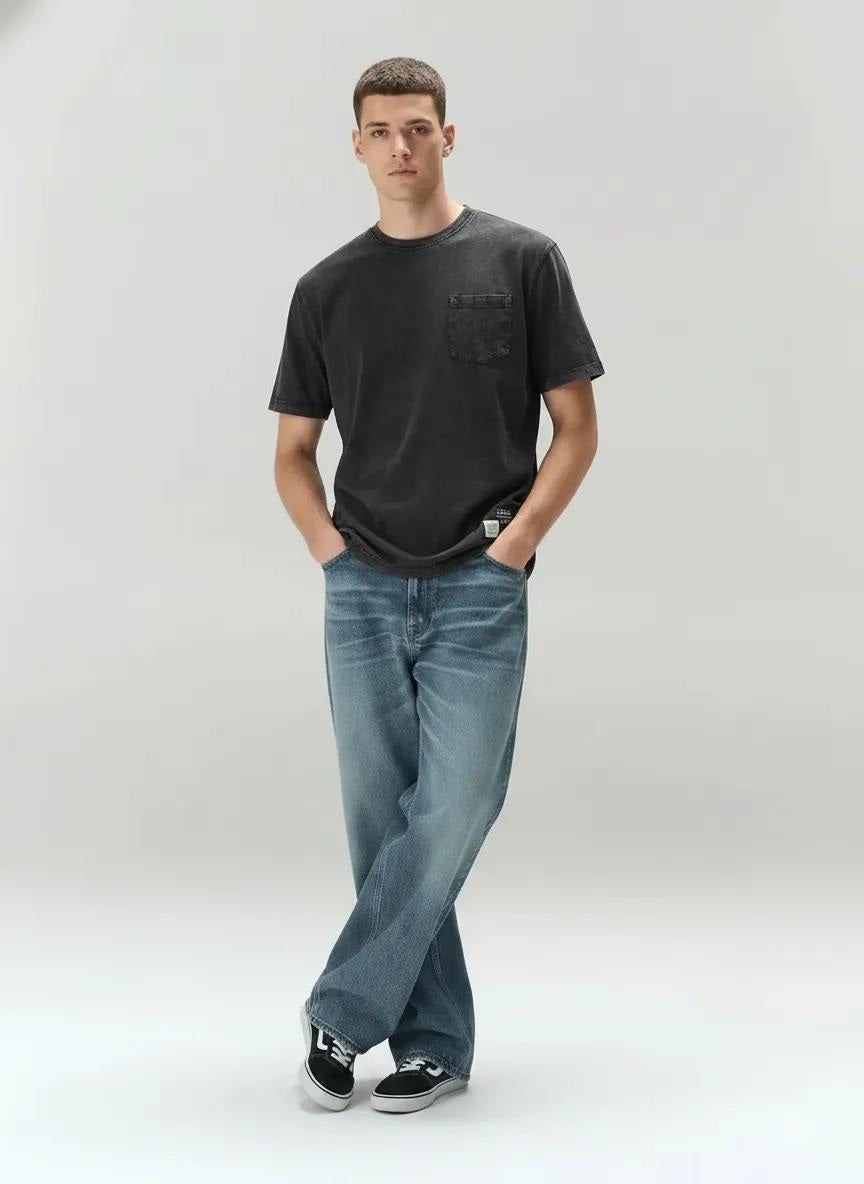 Men Black Solid Round Neck T-shirt