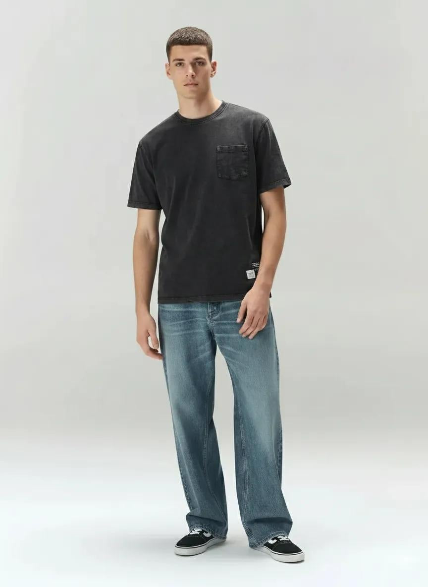 Men Black Solid Round Neck T-shirt