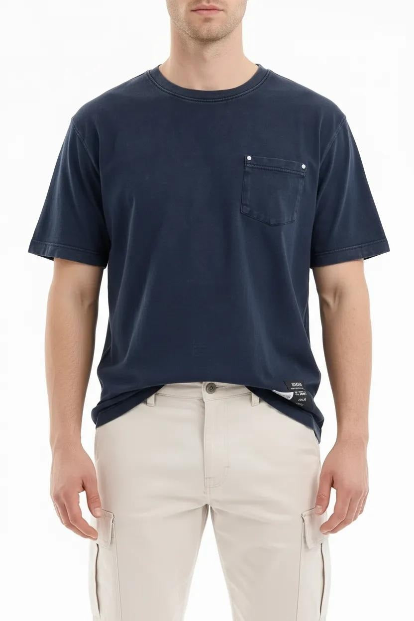 Men Indigo Solid Round Neck T-shirt