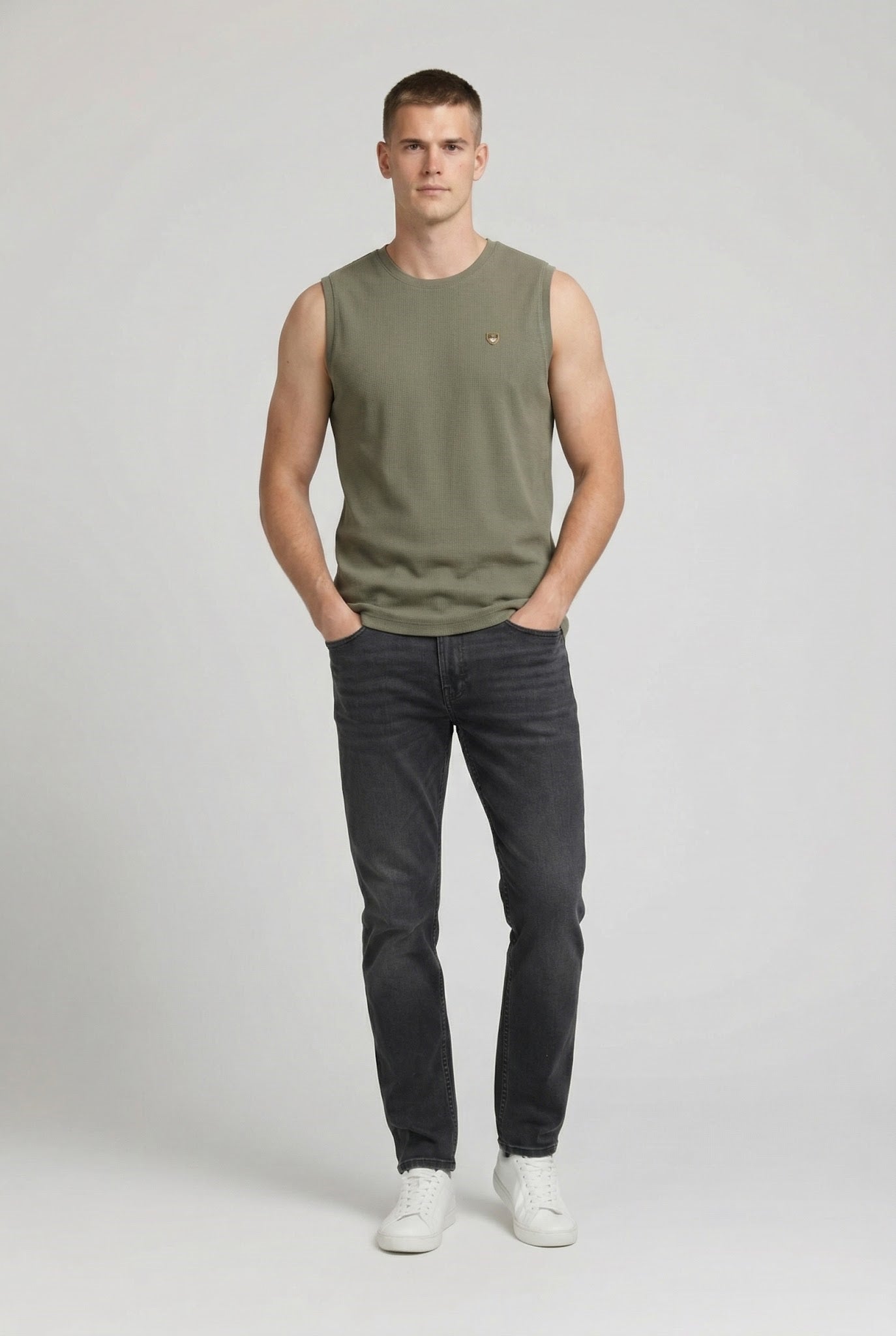 Men Olive Solid Round Neck T-shirt