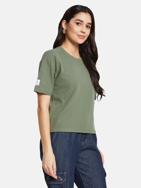 Mettle Women Solid Round Neck Pocket T-Shirt