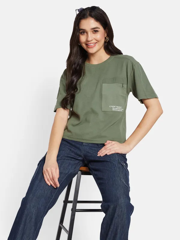 Mettle Women Solid Round Neck Pocket T-Shirt