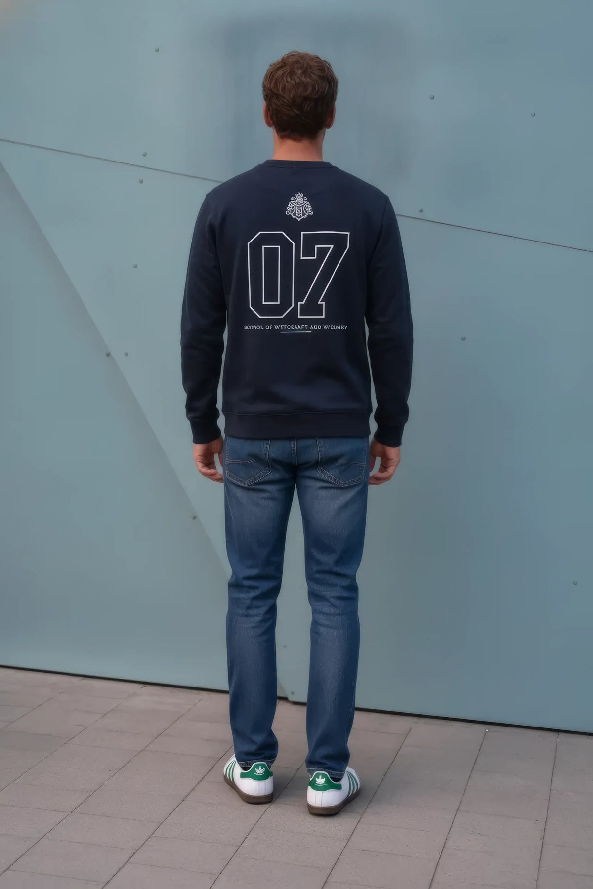 Men’s Dark Navy Cotton Brushed Fleece Hogwarts Graphic Sweatshirt – Regular Fit