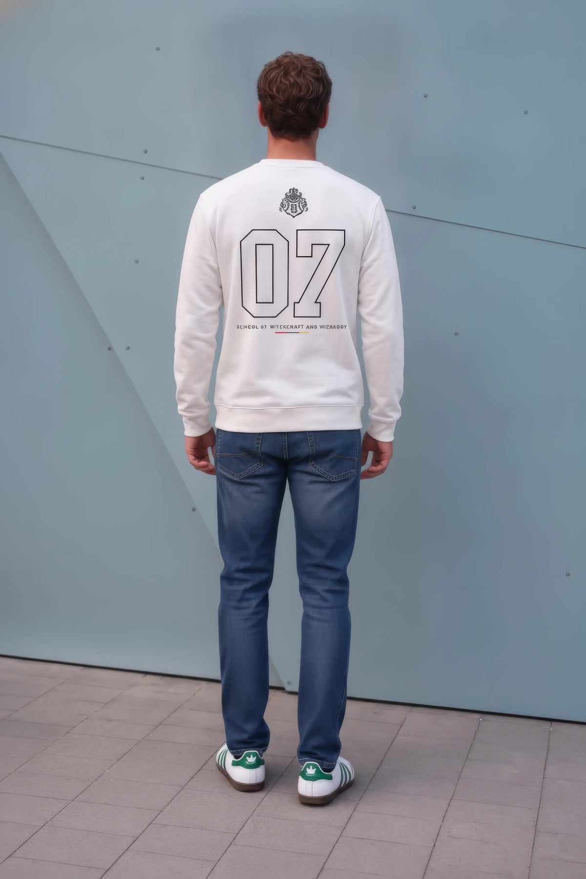 Men’s Onyx Cotton Brushed Fleece Hogwarts Graphic Sweatshirt – Regular Fit