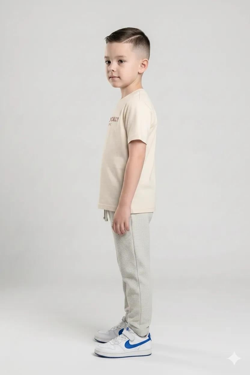 Boys Pristine Regular Fit Typography Printed Cotton Joggers