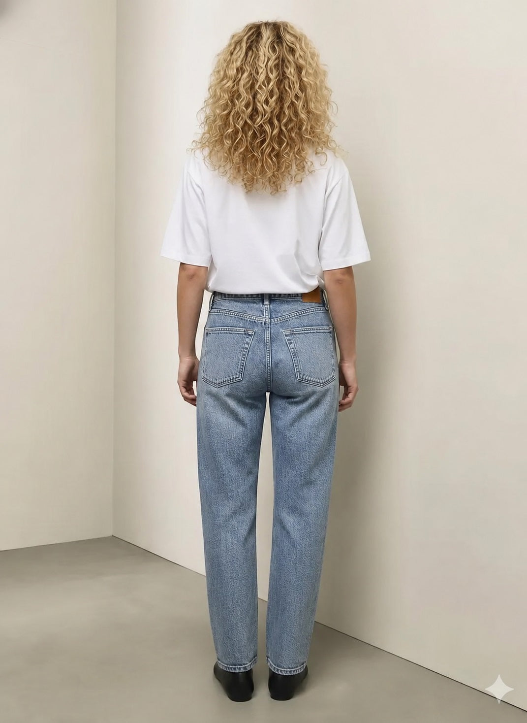 Women Stone Straight Fit Mid-Rise Stretchable Jeans