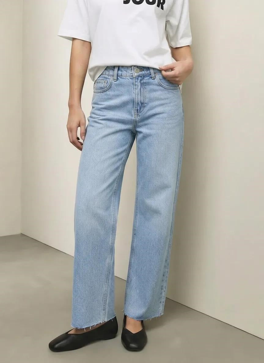 Women Cloud Straight Fit Mid-Rise Cuffed Hem Stretchable Jeans
