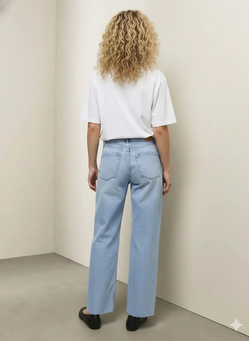 Women Cloud Straight Fit Mid-Rise Cuffed Hem Stretchable Jeans