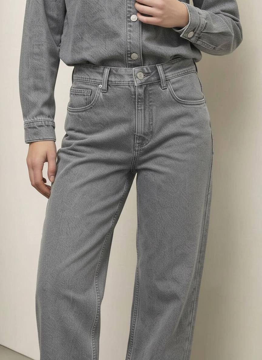 Women Smoke Straight Fit Mid-Rise Stretchable Jeans