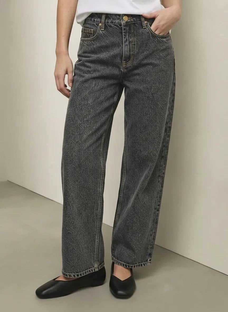 Women Dark Blue Straight Fit Mid-Rise Stretchable Jeans