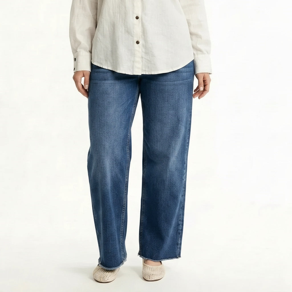 Women Urban Straight Fit Mid-Rise Light Fade Stretchable Jeans