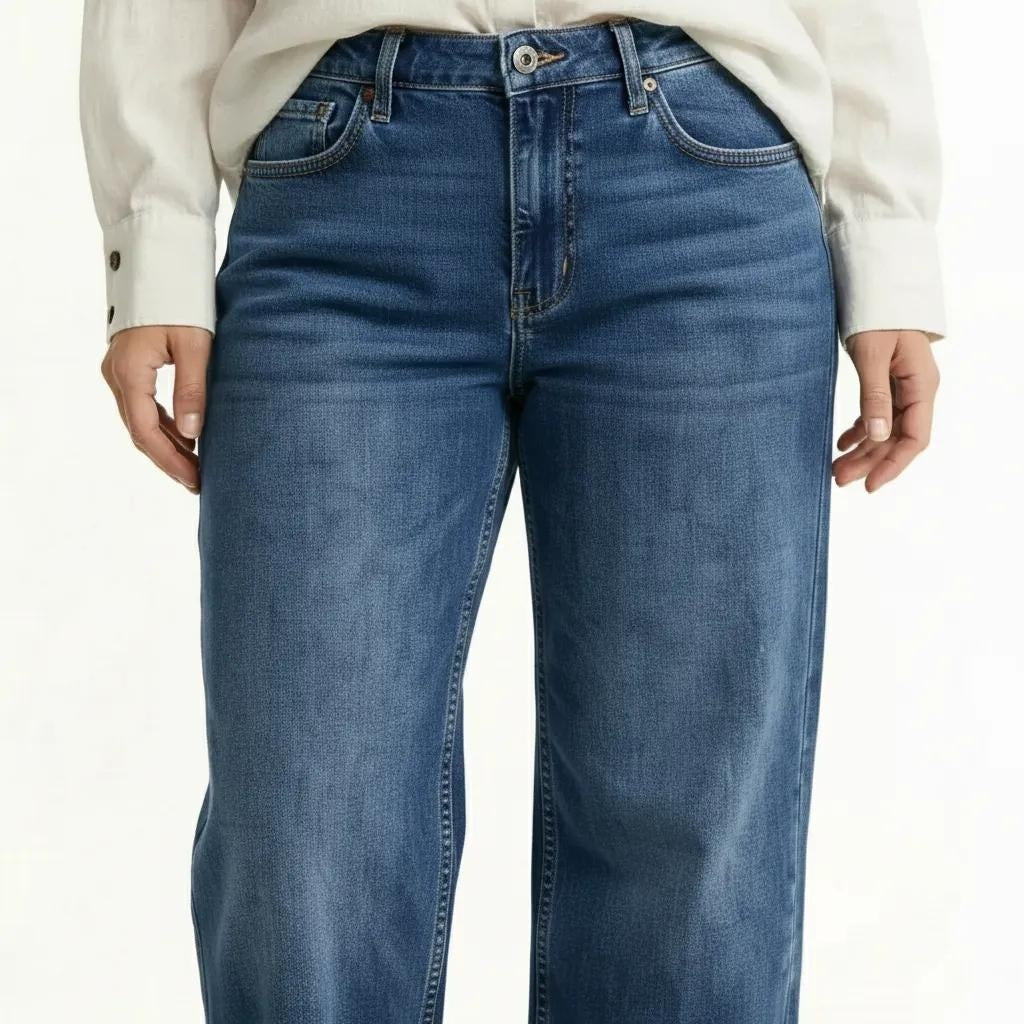 Women Urban Straight Fit Mid-Rise Light Fade Stretchable Jeans