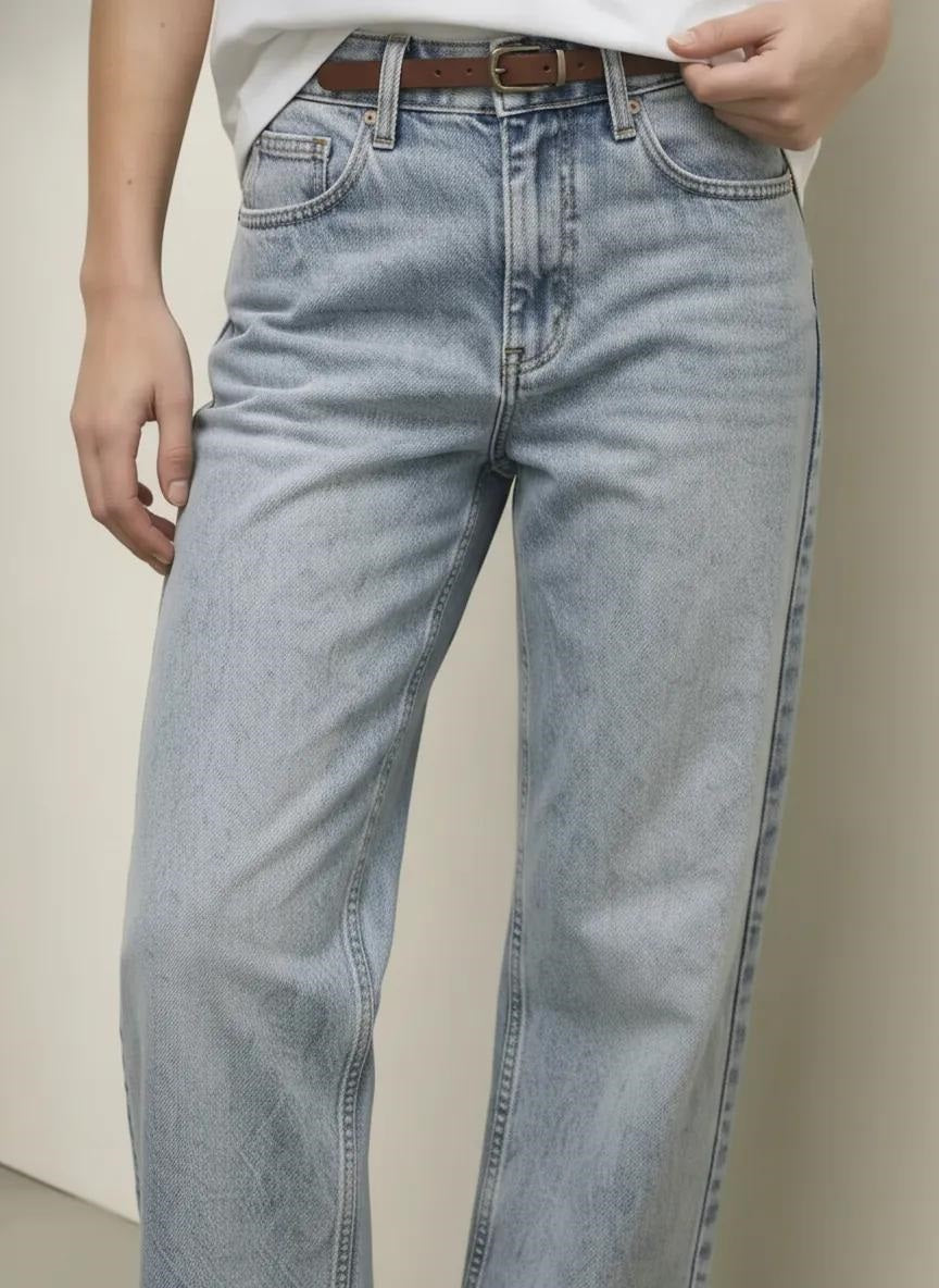 Women Medium Blue Straight Fit Mid-Rise Stretchable Jeans
