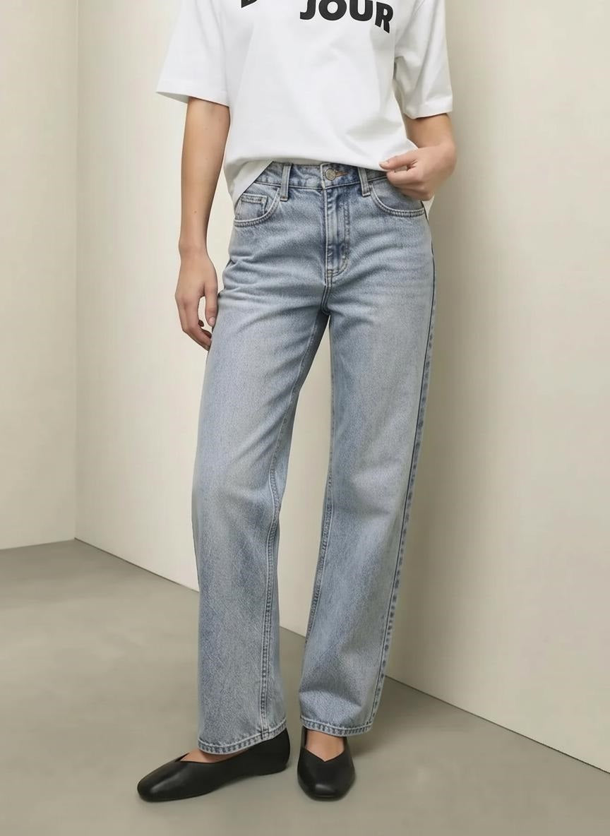 Women Medium Blue Straight Fit Mid-Rise Stretchable Jeans