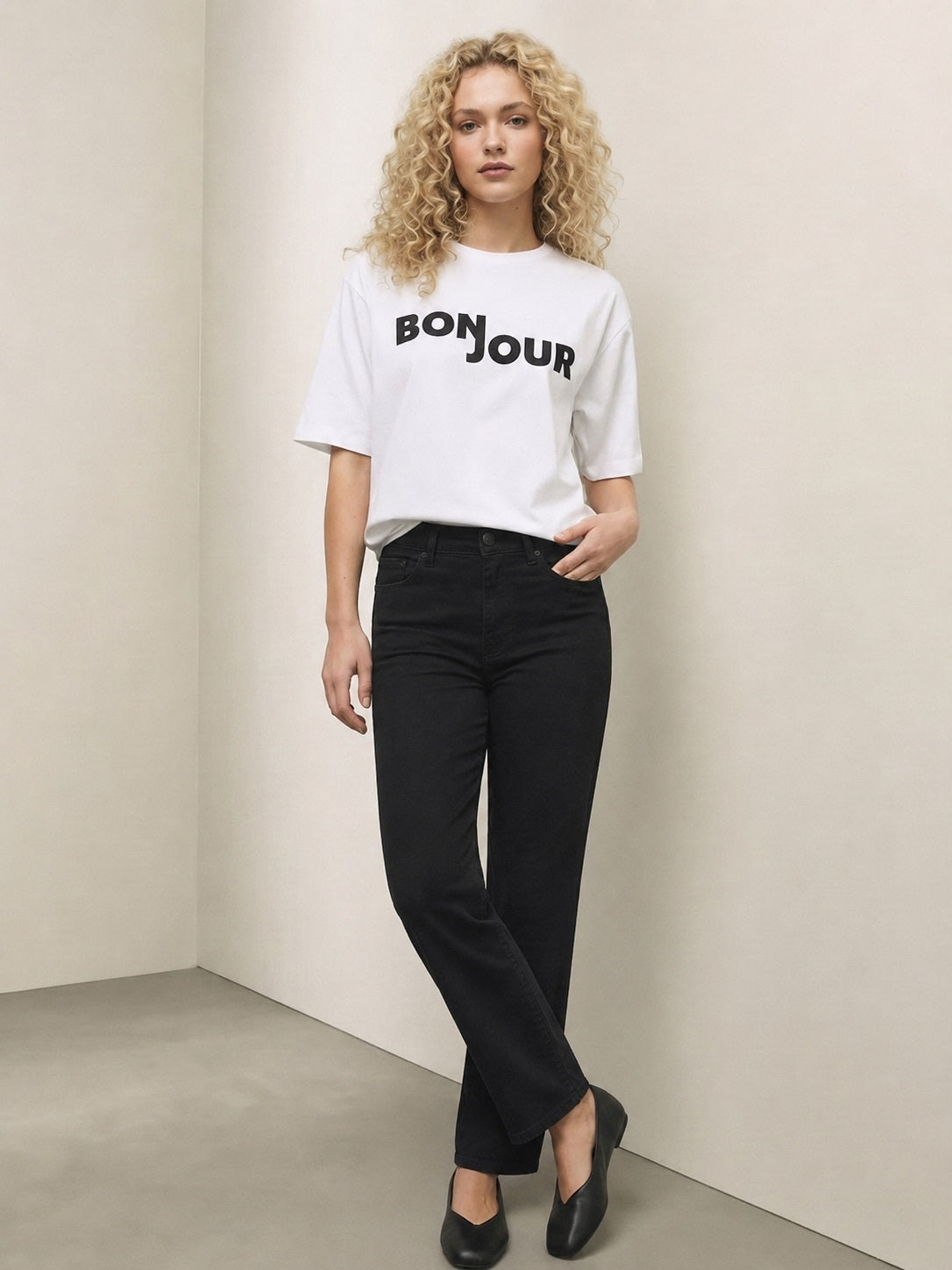 Women Black Straight Fit Mid-Rise Stretchable Jeans