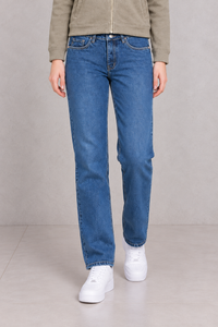 Women’s Denim Blue Straight Fit Jeans – Classic Full-Length Everyday Denim