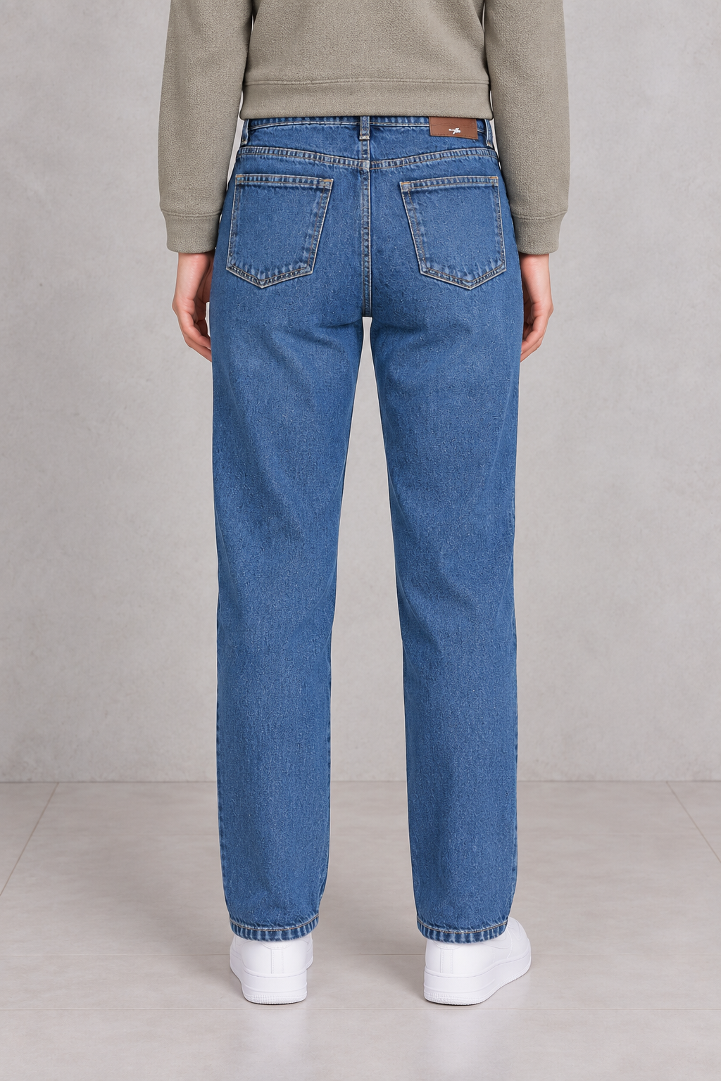 Women’s Denim Blue Straight Fit Jeans – Classic Full-Length Everyday Denim