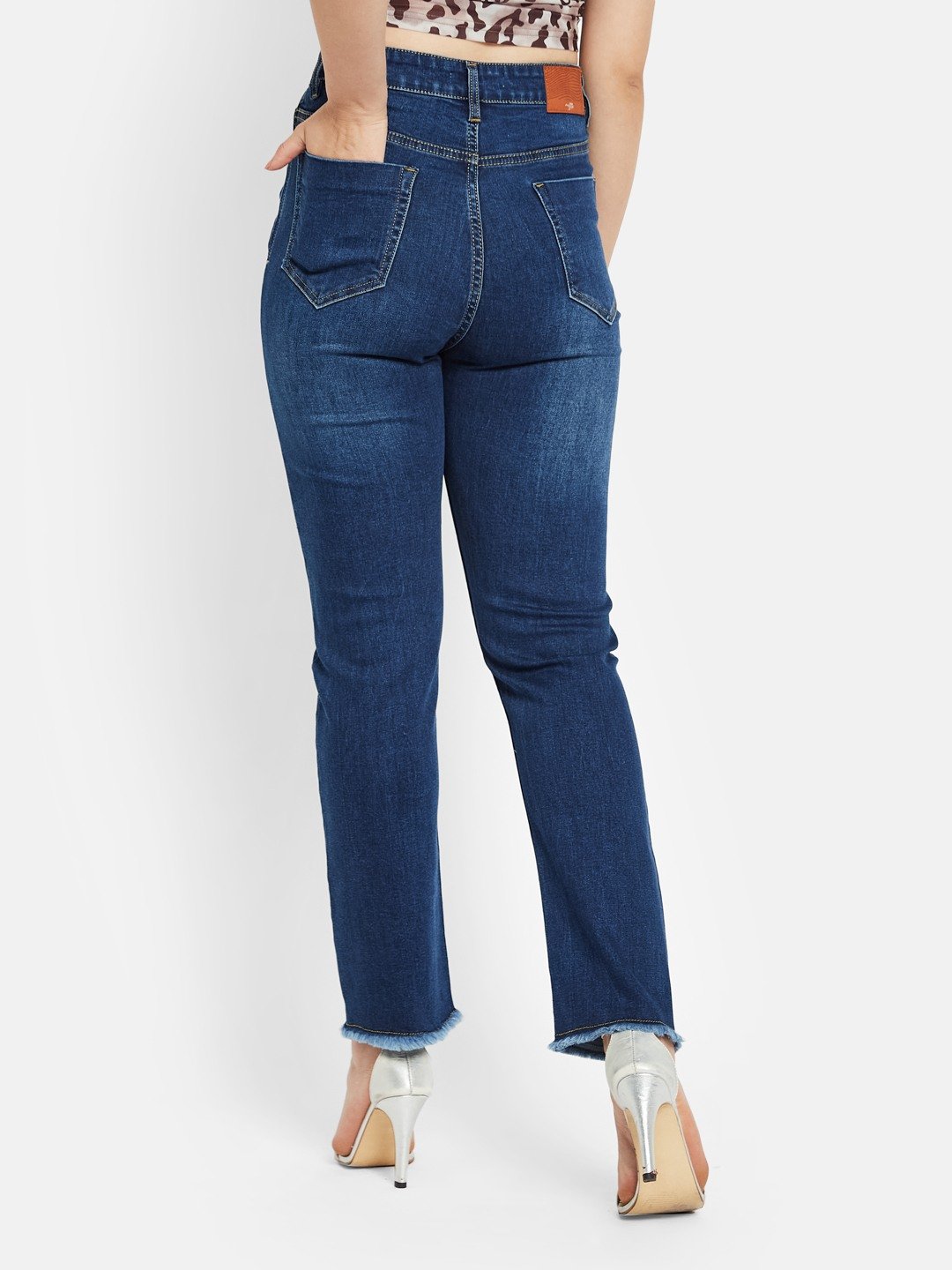 METTLE Women Straight Fit Light Fade Mid-Rise Stretchable Jeans