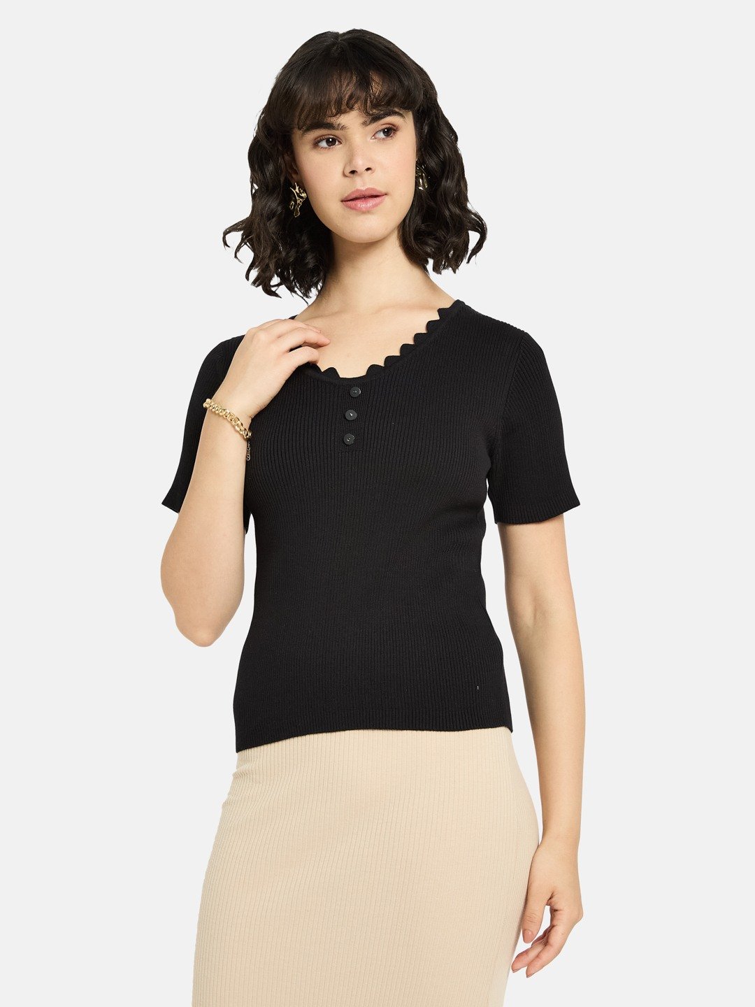 METTLE Women Solid V-Neck Cotton T-shirt